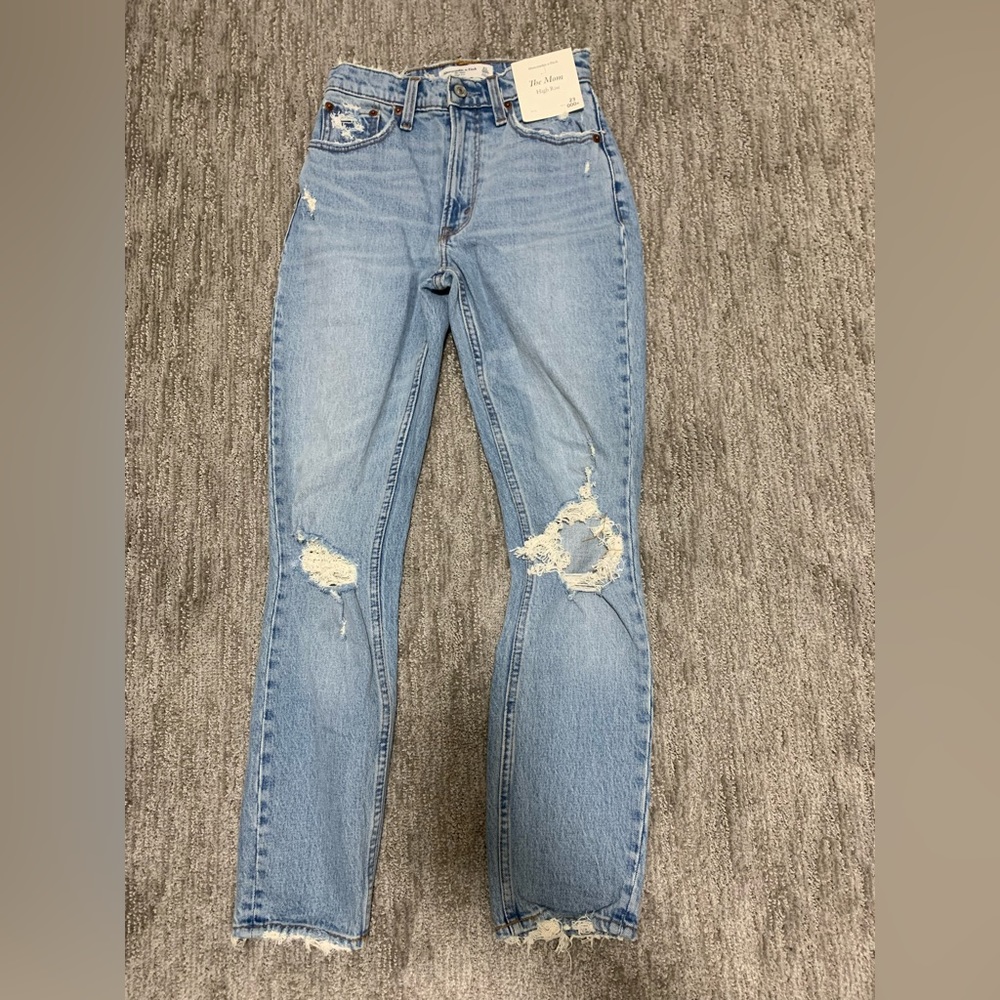 Abercrombie and Fitch High Rise Mom Jeans- NWT